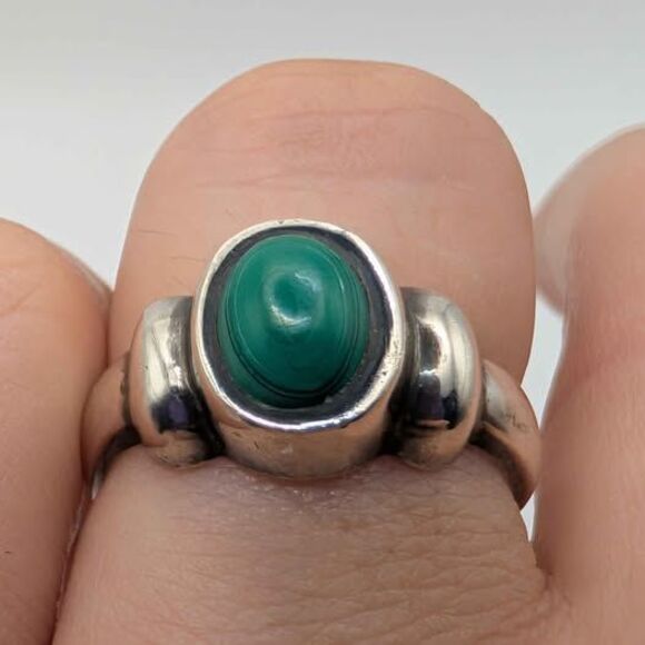 Vintage Malachite Sterling Silver Boho Ring Size 7 3/4 - Picture 2 of 6